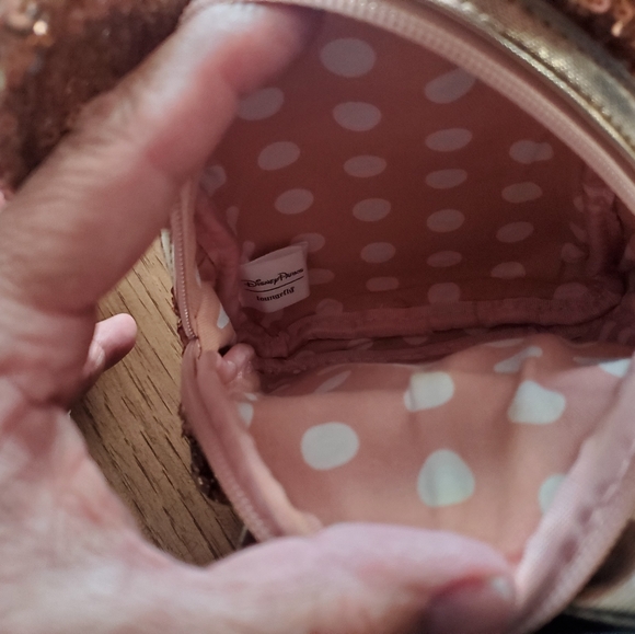 Loungefly Rose Gold Wristlet NWOT - Picture 6 of 6